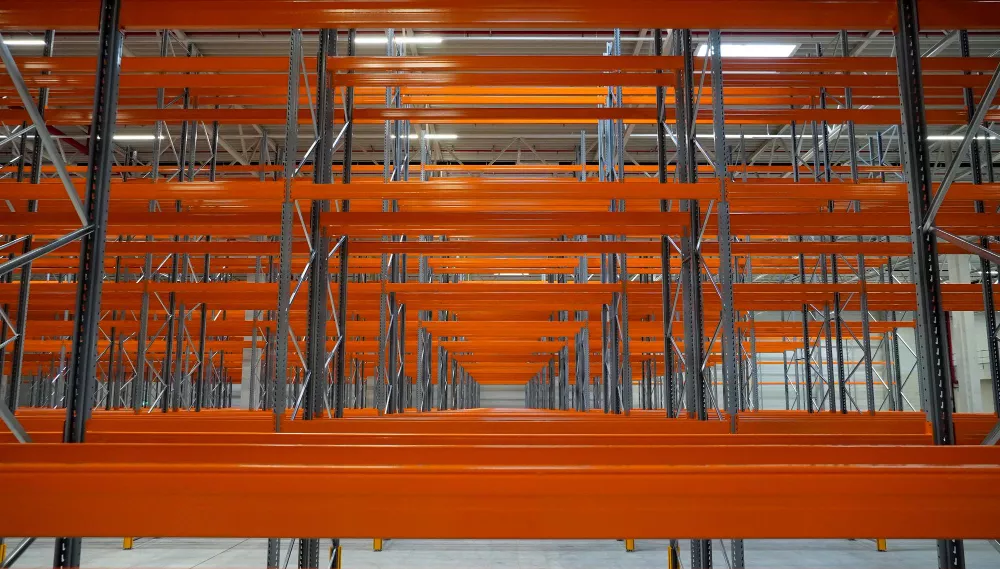 Why Manufacturing Facilities Need Heavy-Duty Racking Systems